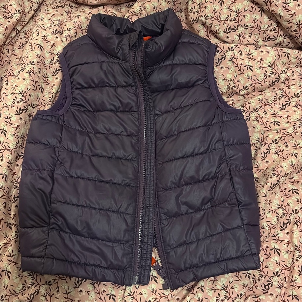 VGUC Primary lightweight puffer vest, size 4-5